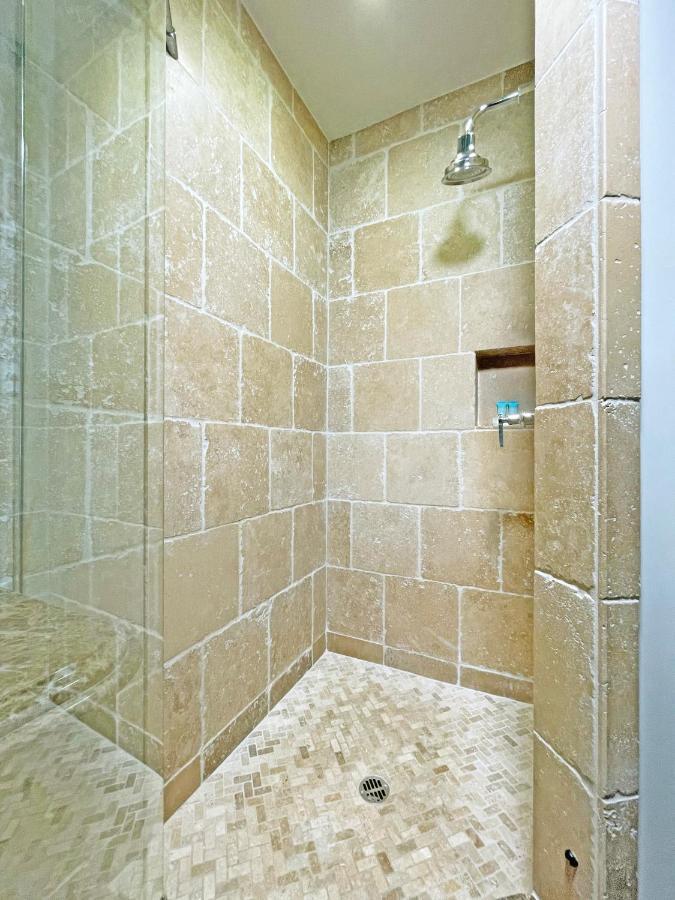 Catalina Courtyard Suites Avalon Bagian luar foto