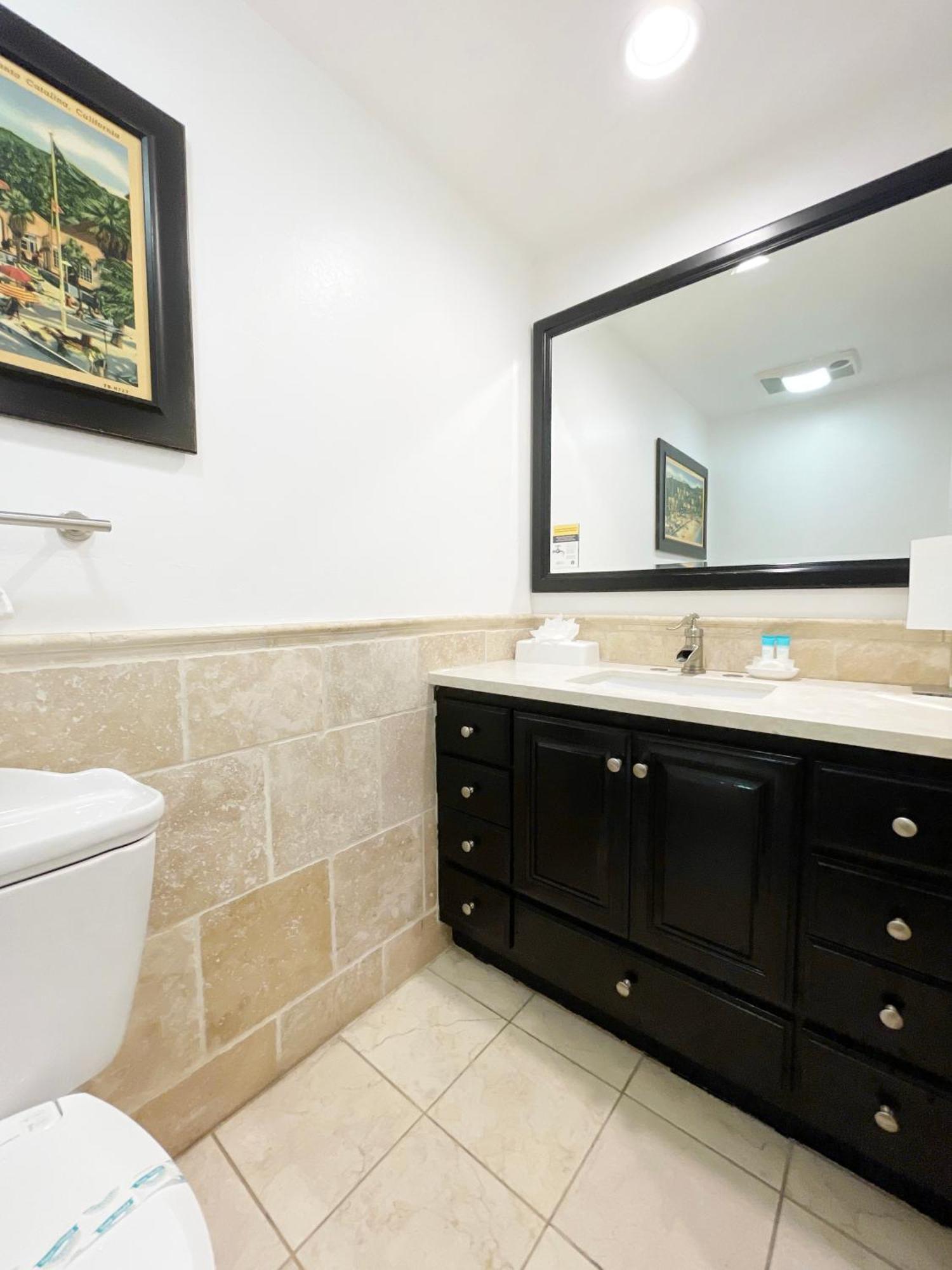Catalina Courtyard Suites Avalon Bagian luar foto