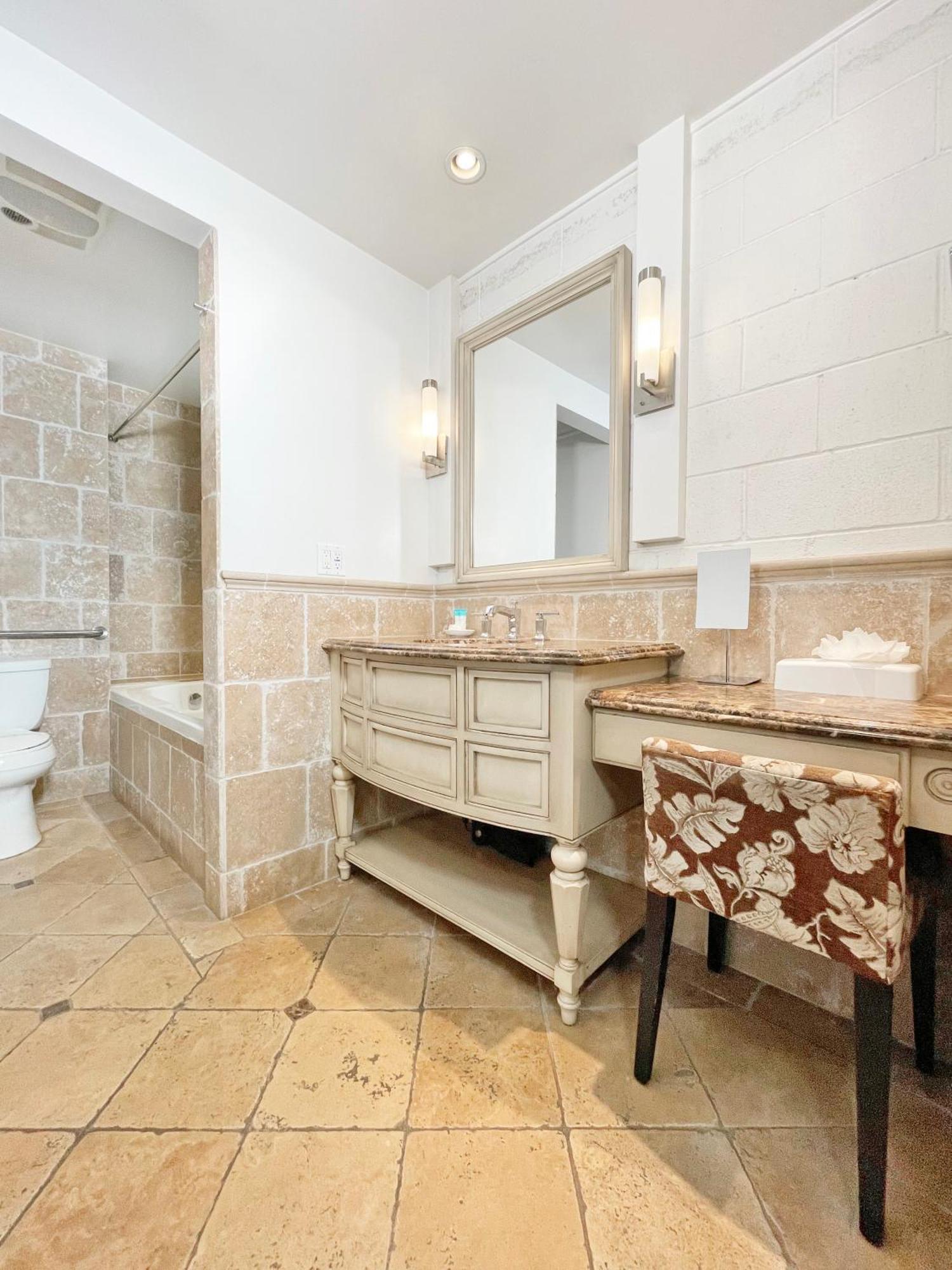Catalina Courtyard Suites Avalon Bagian luar foto