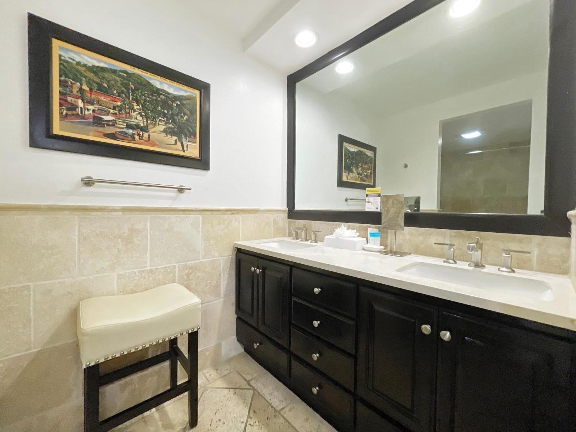 Catalina Courtyard Suites Avalon Bagian luar foto