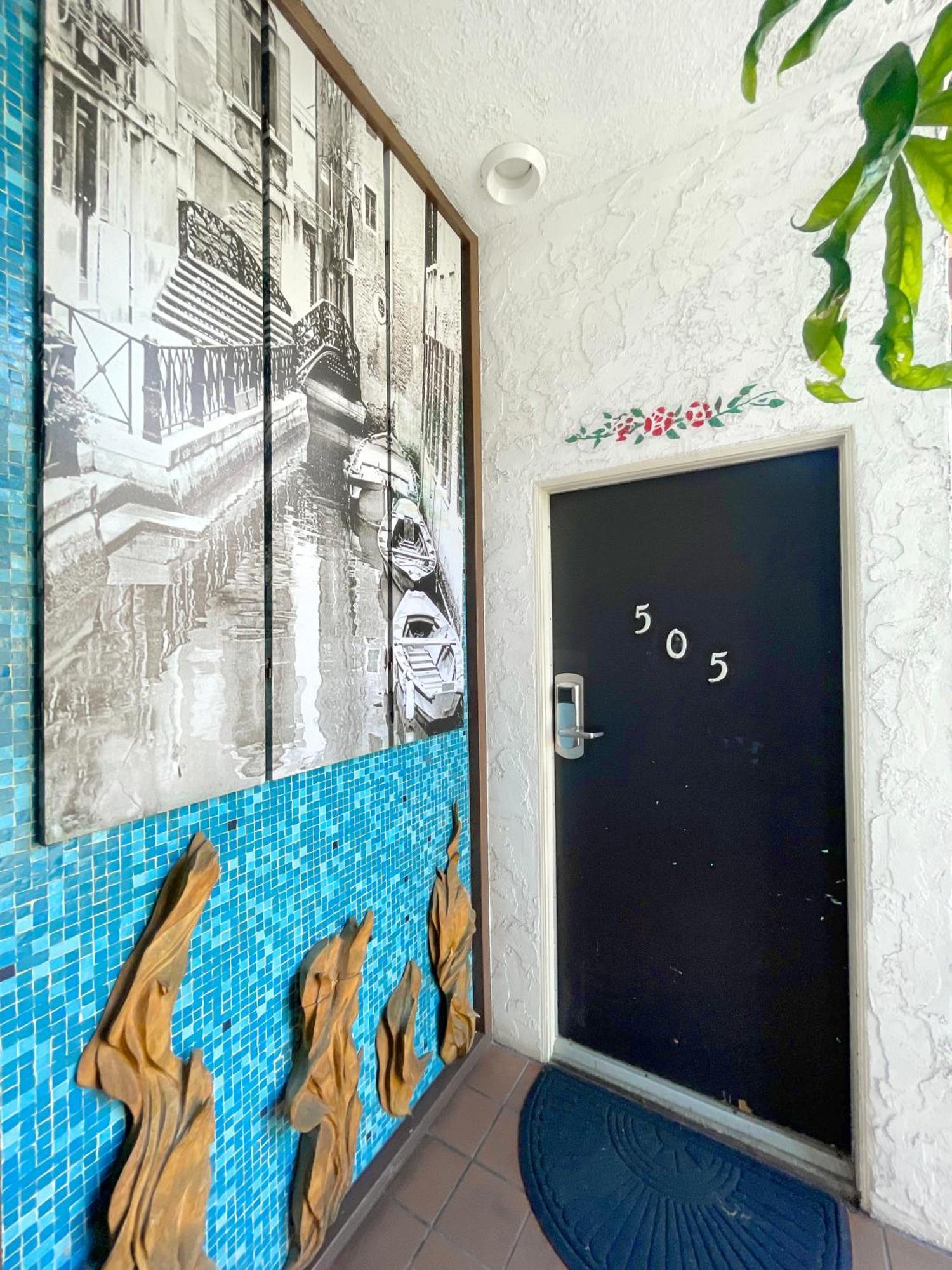 Catalina Courtyard Suites Avalon Bagian luar foto