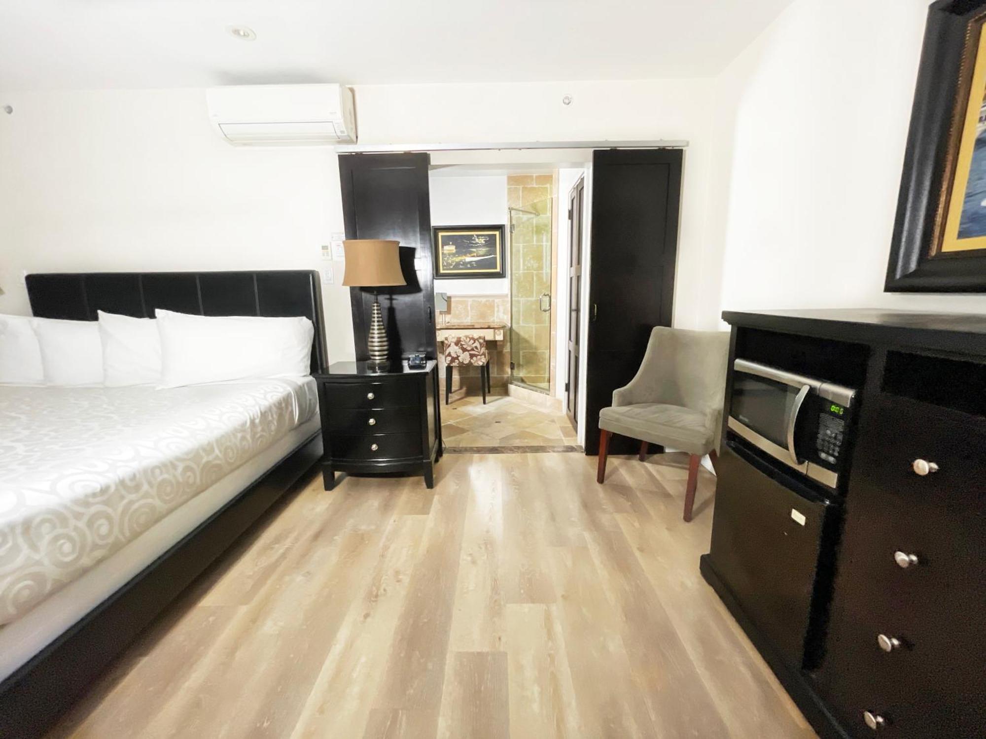 Catalina Courtyard Suites Avalon Bagian luar foto