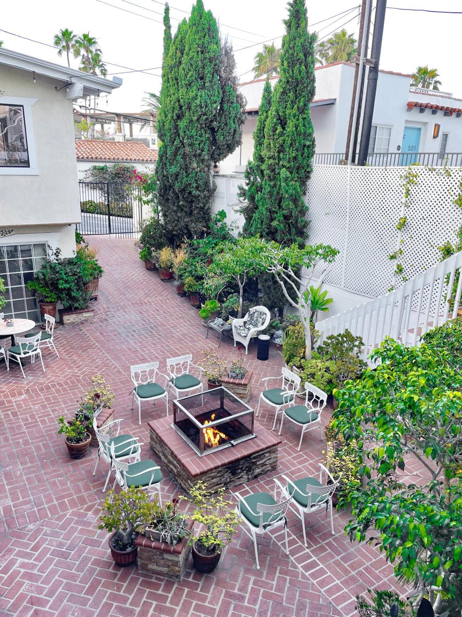 Catalina Courtyard Suites Avalon Bagian luar foto